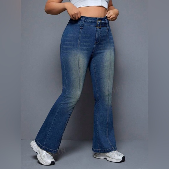 3/$20 ✨SHEIN ICON plus size vintage flare jeans - Picture 5 of 7